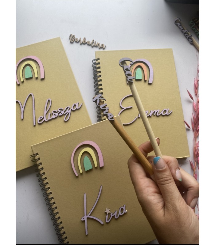 Libreta personalizada modelo arcoíris con lápiz o boli