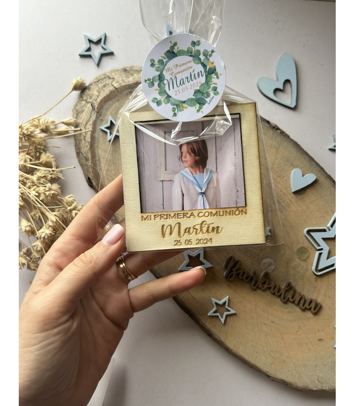 Marco de madera con foto e imán