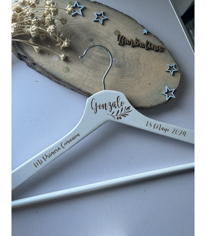 Percha de madera blanca “olivo” para comunión