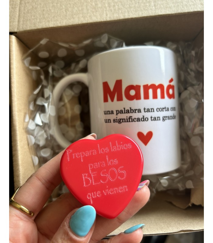 Taza y labial regalo mamá