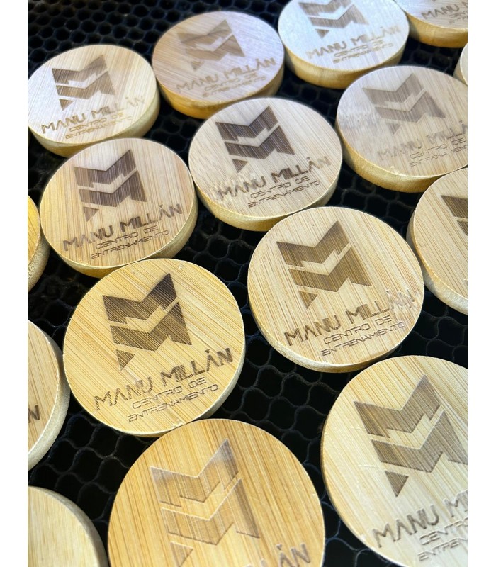 Abridor de madera grabado con logo de empresa