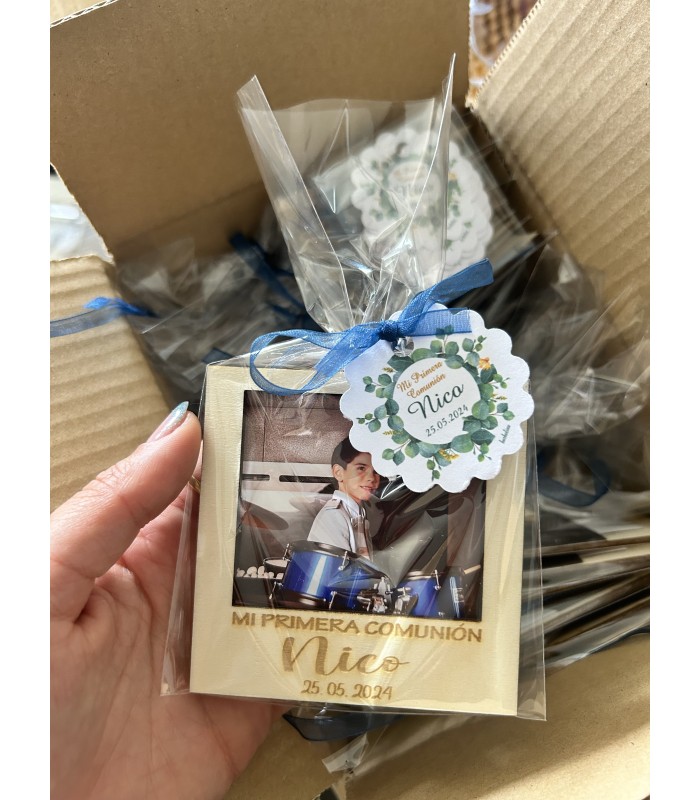 Marco de madera con foto e imán