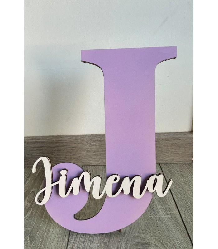 Inicial con nombre decorativo