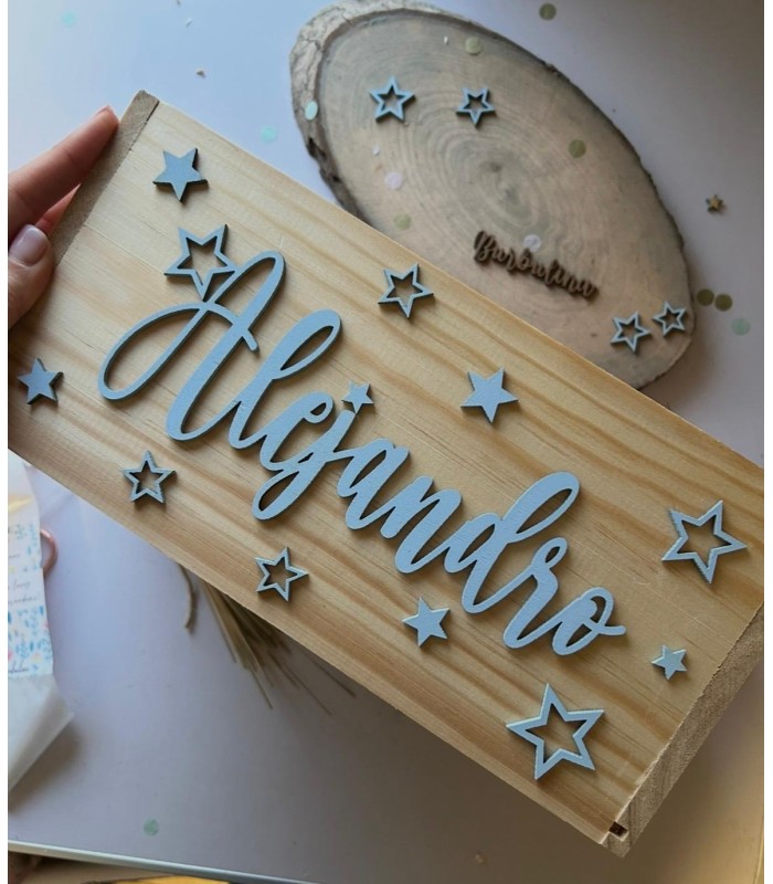 Caja de madera personalizada con nombre